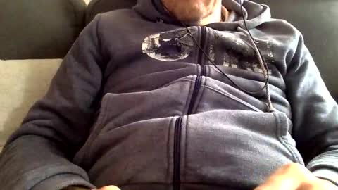 Snapshot of manpower2012 chatting on 10/19/25, 11:55 Manpo online show from 10/19/25, 11:55