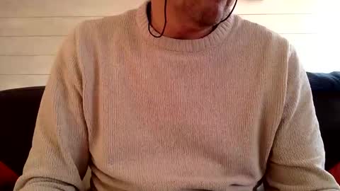 Snapshot of manpower2012 chatting on 11/17/25, 11:27 Manpo online show from 11/17/25, 11:27