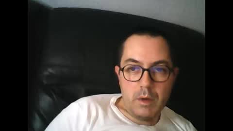 Snapshot of manu5933 chatting on 12/19/24, 06:12 manu5933 online show from 12/19/24, 06:12