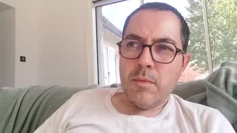 Snapshot of manu5933 chatting on 10/21/25, 10:27 manu5933 online show from 10/21/25, 10:27