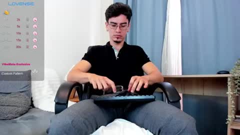 Snapshot of manu_ferx chatting on 04/30/26, 02:01 manu online show from 04/30/26, 02:01