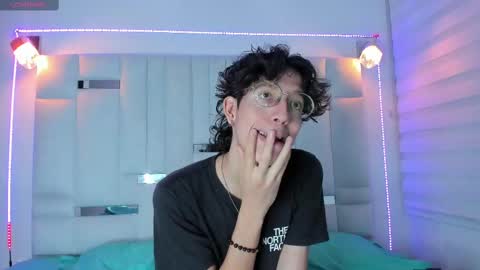 Manuel online show from 02/23/25, 07:28