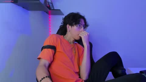 Manuel online show from 02/25/25, 11:11