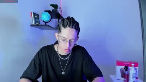 Manuel online show from 11/11/25, 03:06