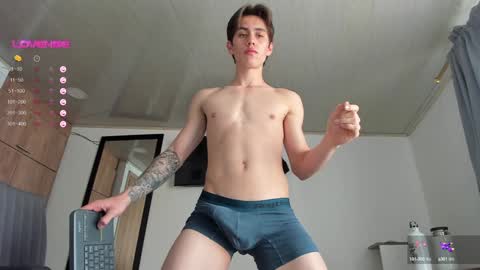 manucute 23  online show from 12/17/24, 02:44