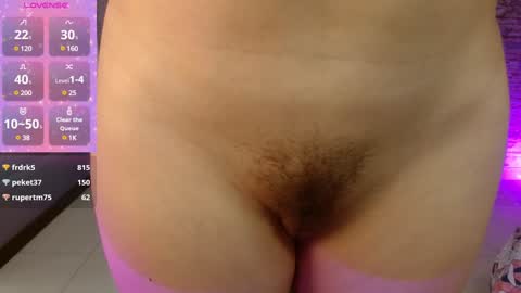 Snapshot of manue_bela chatting on 02/06/25, 05:19 Angela online show from 02/06/25, 05:19