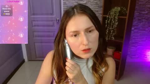 Snapshot of manue_bela chatting on 02/19/25, 11:06 Angela online show from 02/19/25, 11:06