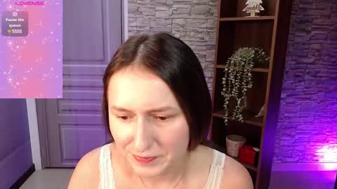 Snapshot of manue_bela chatting on 03/11/25, 09:13 Angela online show from 03/11/25, 09:13