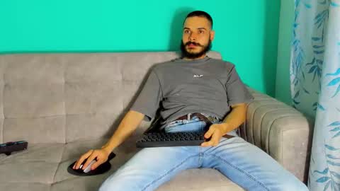 Snapshot of manuel_colt chatting on 10/18/25, 08:31 manuel_colt online show from 10/18/25, 08:31