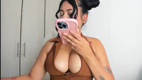 Snapshot of manuela_anderson chatting on 02/20/26, 02:28 MANUELA online show from 02/20/26, 02:28