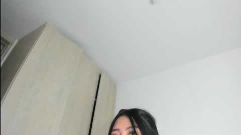 Snapshot of manuela_anderson chatting on 04/11/26, 01:37 MANUELA online show from 04/11/26, 01:37