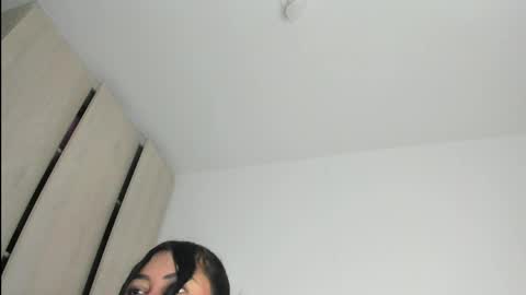 Snapshot of manuela_anderson chatting on 04/14/26, 01:39 MANUELA online show from 04/14/26, 01:39