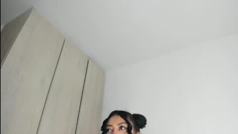MANUELA online show from 05/04/26, 04:03