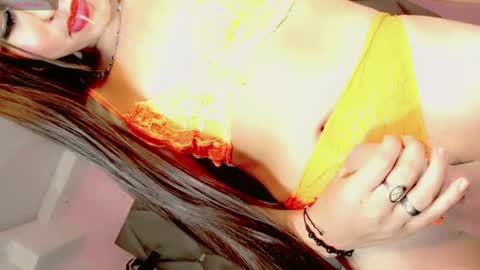 Snapshot of manuela_kingsley chatting on 12/13/24, 12:28 Manuela Kingsley online show from 12/13/24, 12:28