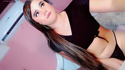 Snapshot of manuela_kingsley chatting on 02/07/25, 02:26 Manuela Kingsley online show from 02/07/25, 02:26