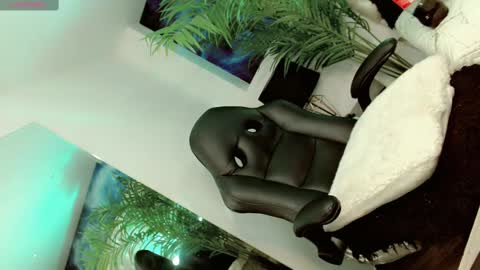 Snapshot of manuela_kingsley chatting on 03/09/25, 11:36 Manuela Kingsley online show from 03/09/25, 11:36