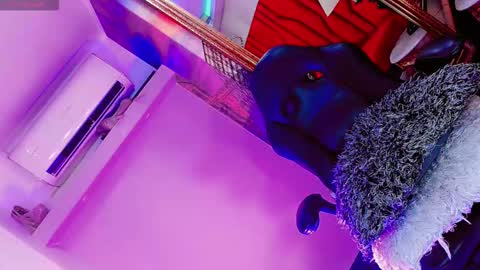 Manuela Kingsley online show from 12/19/25, 11:50