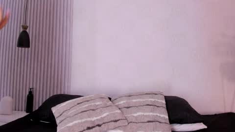 Snapshot of manuela_montes_ chatting on 04/06/26, 11:33 manuela_montes_ online show from 04/06/26, 11:33