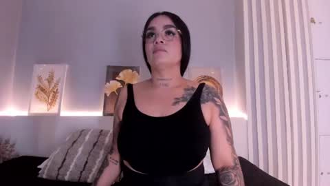 Snapshot of manuela_montes_ chatting on 06/13/26, 12:25 manuela_montes_ online show from 06/13/26, 12:25