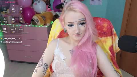 Manuela online show from 12/21/25, 08:49