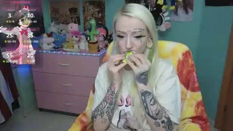 Snapshot of manuela_unicorn chatting on 07/14/26, 05:51 Manuela online show from 07/14/26, 05:51