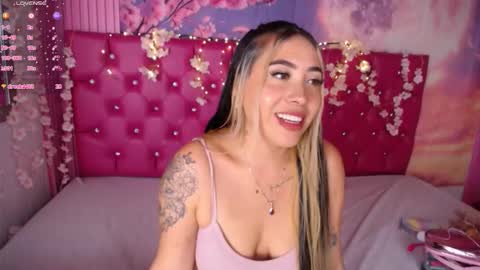 Snapshot of manuelaveelez chatting on 10/10/25, 05:50 Manuela  online show from 10/10/25, 05:50