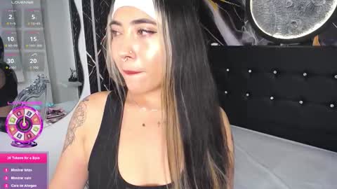 Snapshot of manuelaveelez chatting on 01/08/26, 05:10 Manuela online show from 01/08/26, 05:10