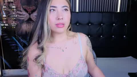 Snapshot of manuelaveelez chatting on 01/18/26, 05:33 Manuela online show from 01/18/26, 05:33