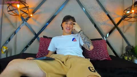 Snapshot of manuelr77 chatting on 03/12/26, 05:57 Manuel online show from 03/12/26, 05:57