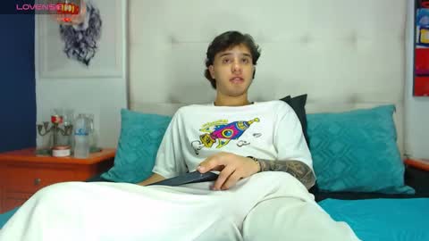 Snapshot of manuelr77 chatting on 03/19/26, 04:38 Manuel online show from 03/19/26, 04:38