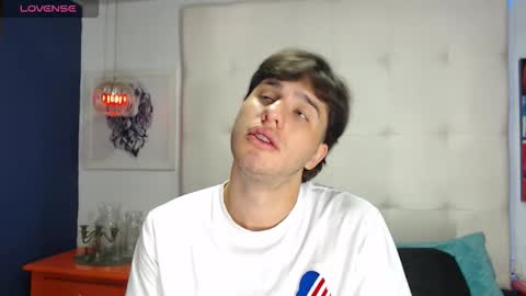 Snapshot of manuelr77 chatting on 03/24/26, 05:01 Manuel online show from 03/24/26, 05:01