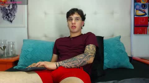 Snapshot of manuelr77 chatting on 03/25/26, 05:46 Manuel online show from 03/25/26, 05:46