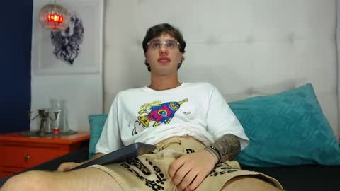 Snapshot of manuelr77 chatting on 03/29/26, 04:45 Manuel online show from 03/29/26, 04:45