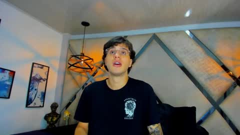 Snapshot of manuelr77 chatting on 04/02/26, 04:32 Manuel online show from 04/02/26, 04:32