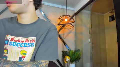 Snapshot of manuelr77 chatting on 04/16/26, 04:13 Manuel online show from 04/16/26, 04:13