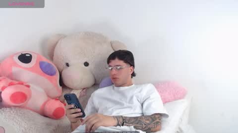 Manuel online show from 05/15/26, 11:01