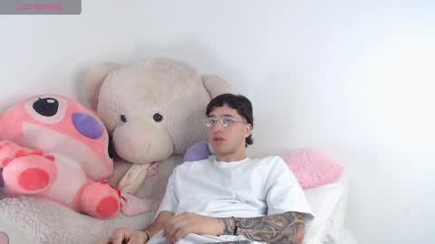 Manuel online show from 05/15/26, 11:34