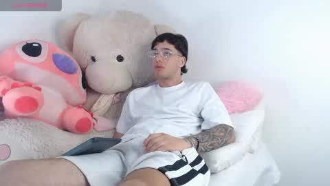 Manuel online show from 05/16/26, 12:07