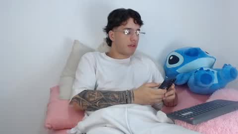 Manuel online show from 05/31/26, 04:42