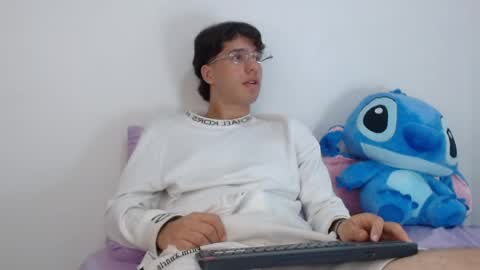 Manuel online show from 06/04/26, 02:28