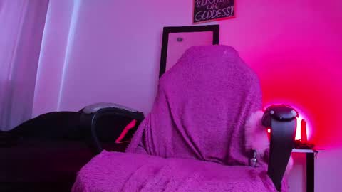 Snapshot of manuevans10 chatting on 02/19/25, 05:16 manuevans10 online show from 02/19/25, 05:16