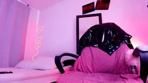 Snapshot of manuevans10 chatting on 09/16/25, 12:28 manuevans10 online show from 09/16/25, 12:28