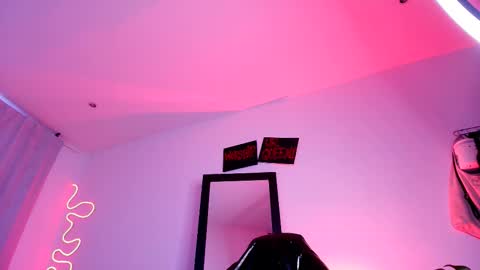 Snapshot of manuevans10 chatting on 09/18/25, 02:19 manuevans10 online show from 09/18/25, 02:19