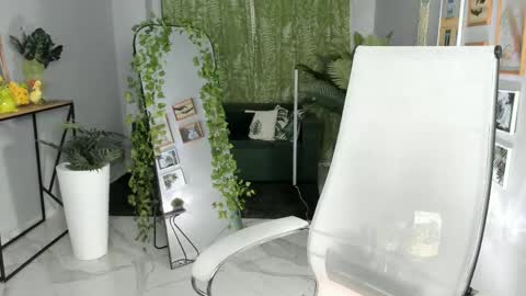 Snapshot of maoqibeverly chatting on 04/25/26, 05:10 Maoqi online show from 04/25/26, 05:10