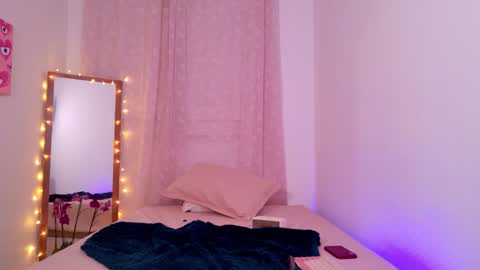     online show from 12/17/25, 07:25