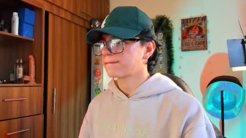 Snapshot of mar_alexis chatting on 03/07/26, 02:25 mar_alexis online show from 03/07/26, 02:25