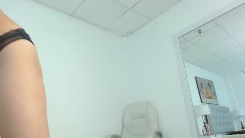 Snapshot of mar_gh chatting on 12/21/24, 08:10 online show from 12/21/24, 08:10