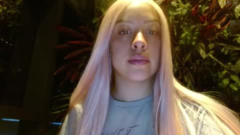 Snapshot of mar_gh chatting on 04/12/26, 12:26 online show from 04/12/26, 12:26