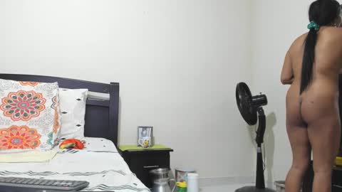 Mara online show from 01/25/25, 01:41