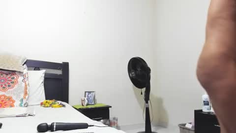 Mara online show from 02/12/25, 02:21